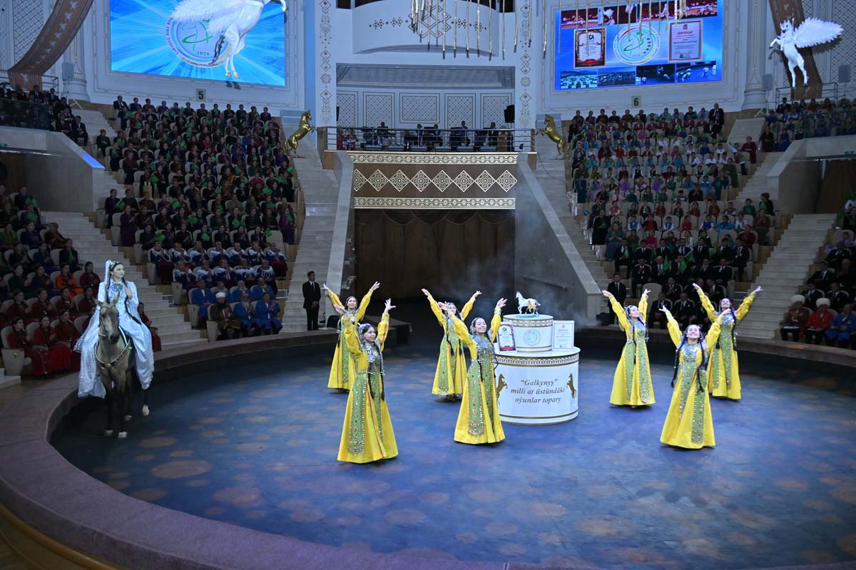 Ahalteke bedewleriniň dünýädäki şan-şöhraty belende galýar